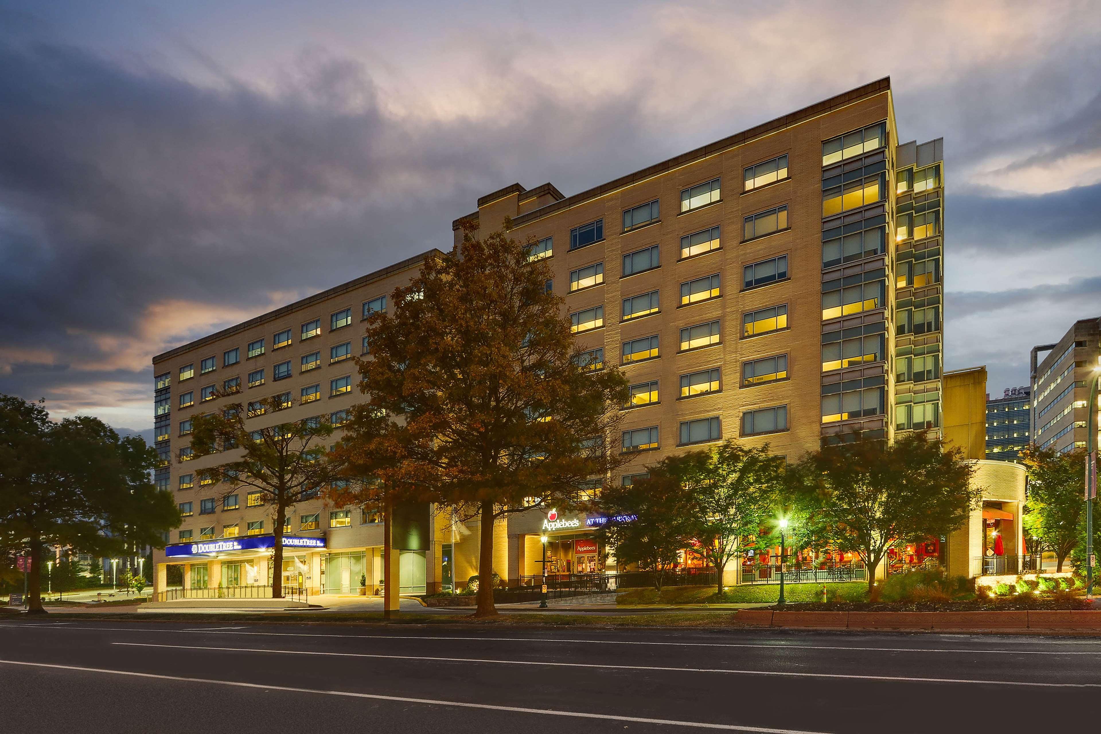 Doubletree By Hilton St. Louis Forest Park Hotel Exterior photo