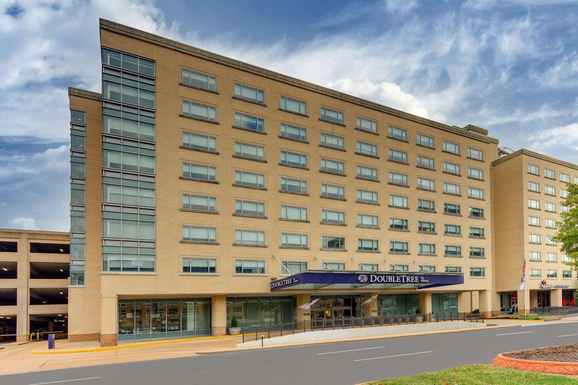 Doubletree By Hilton St. Louis Forest Park Hotel Exterior photo